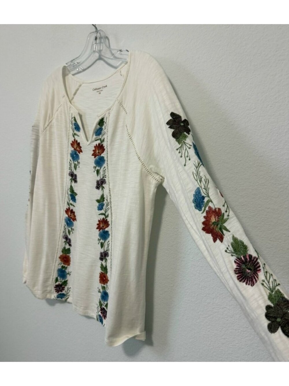 Coldwater Creek Long Sleeve V-Neck 🌺 Floral Embroidered Cream Blouse Size M pet - Picture 6 of 8